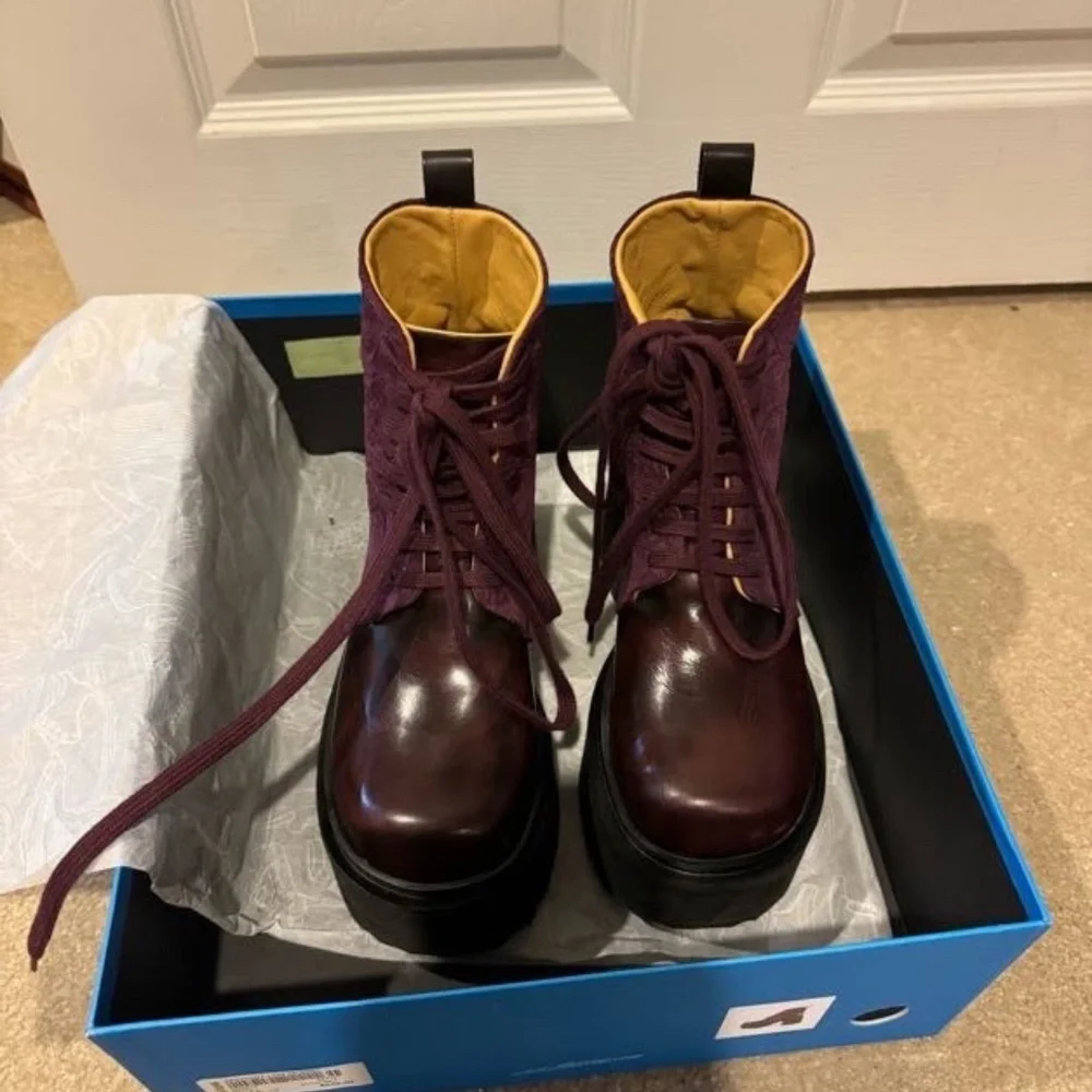 John Fluevog - SKYHIGH F
SMARTY
LACE-UP PLATFORM BOOTS - Picture 2 of 4